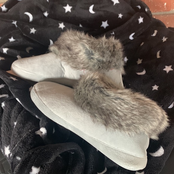 Grey Cabernet slippers - Picture 3 of 6